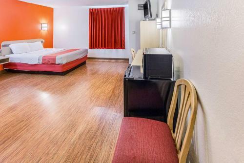 Motel 6 Fort Worth - Benbrook