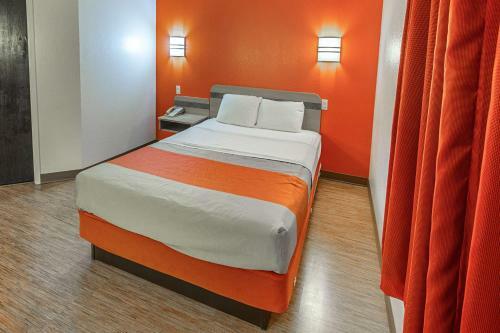 Motel 6 Fort Worth - Benbrook