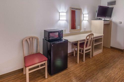 Motel 6 Fort Worth - Benbrook