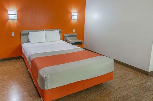 Motel 6 Fort Worth - Benbrook