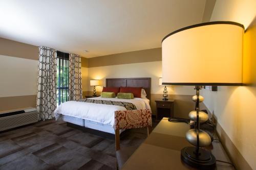 Hotel Carlton Oaks Country Club