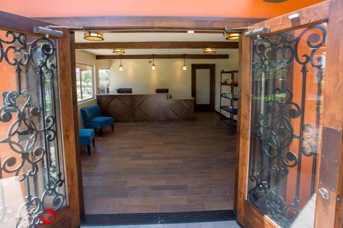 Hotel Carlton Oaks Country Club