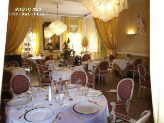 Logis Hotel Moderne Et Pigeon