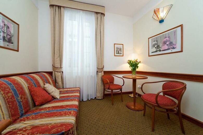 Hotel 16