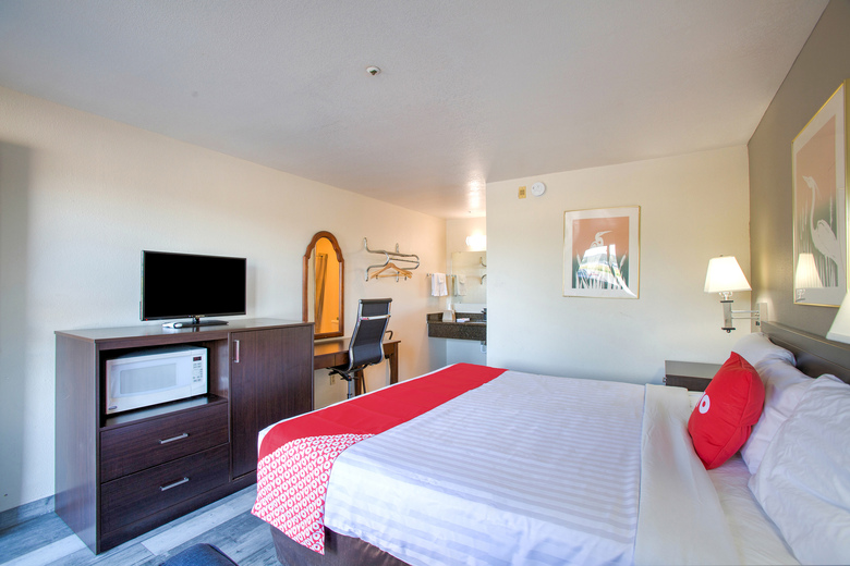 Motel 6 - Woodland