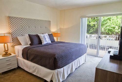 Hotel Suites At Coral Reef Resort