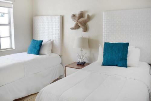 Hotel Suites At Coral Reef Resort