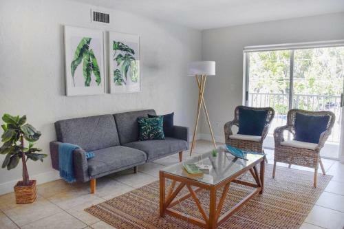 Hotel Suites At Coral Reef Resort