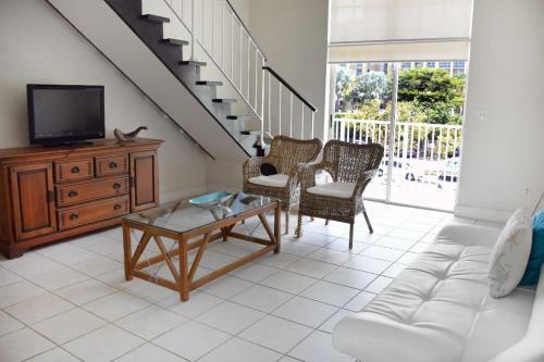 Hotel Suites At Coral Reef Resort