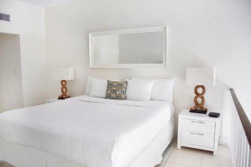 Hotel Suites At Coral Reef Resort