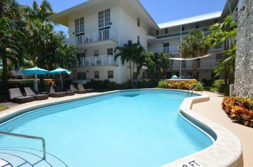 Hotel Suites At Coral Reef Resort