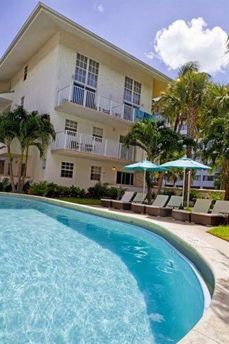 Hotel Suites At Coral Reef Resort