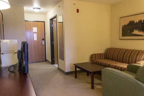 Hotel Boarders Inn & Suites - Shawano