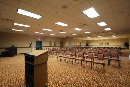 Hotel Boarders Inn & Suites - Shawano
