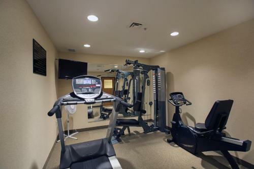 Hotel Boarders Inn & Suites - Shawano