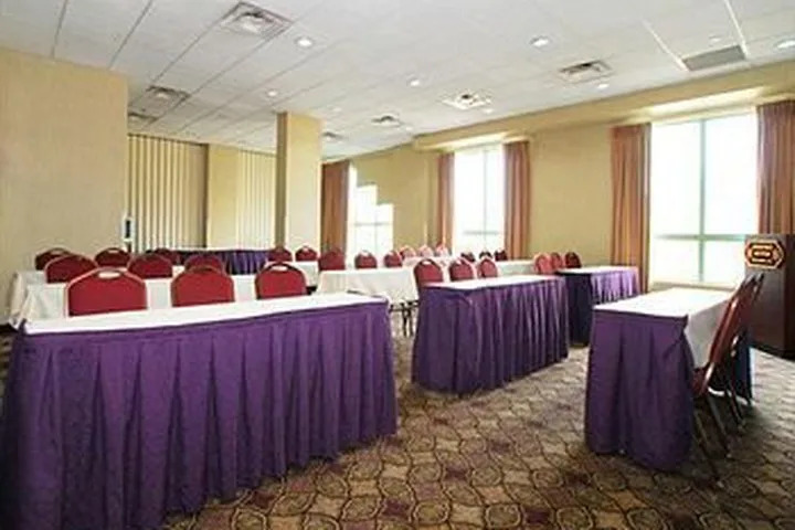 Hotel Comfort Suites Newport
