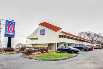 Motel 6 Florissant Missouri
