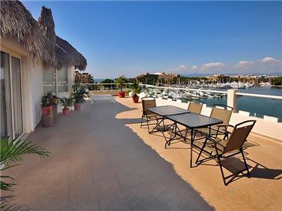 Hotel Marina Banderas Suites