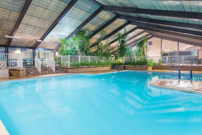 Hotel Howard Johnson Inn - Poconos Area / Bartonsville