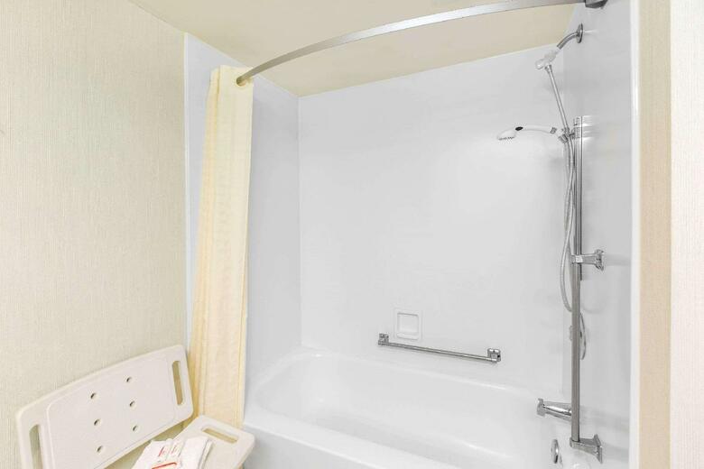 Hotel Howard Johnson Inn - Poconos Area / Bartonsville
