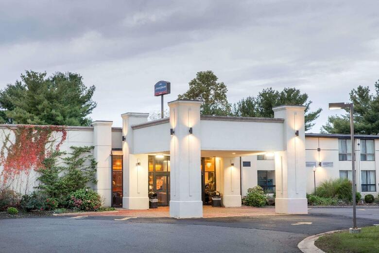 Hotel Howard Johnson Inn - Poconos Area / Bartonsville