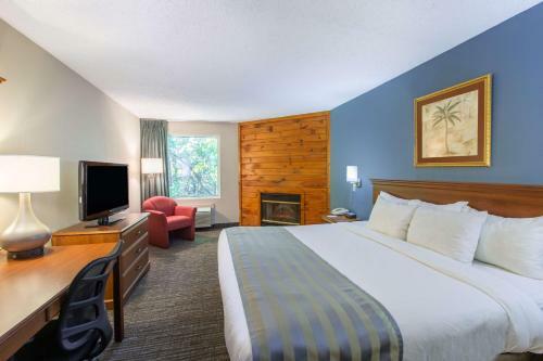 Hotel Baymont Inn & Suites