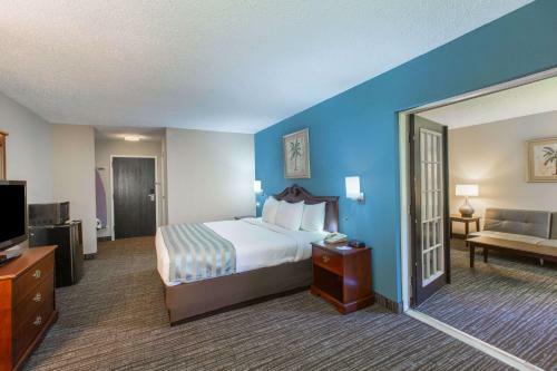 Hotel Baymont Inn & Suites
