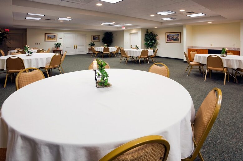 Holiday Inn Express Hotel - Winner