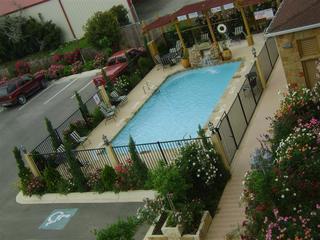 Hotel Best Western Plus Blanco Luxury Inn And Suites
