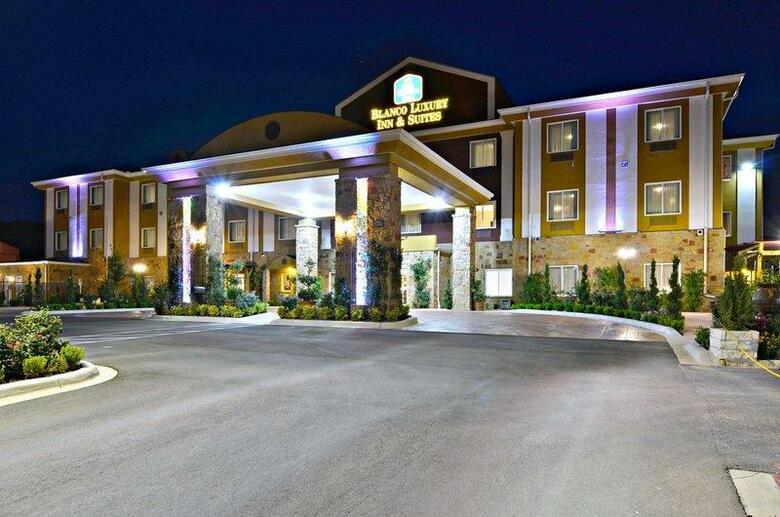 Hotel Best Western Plus Blanco Luxury Inn And Suites