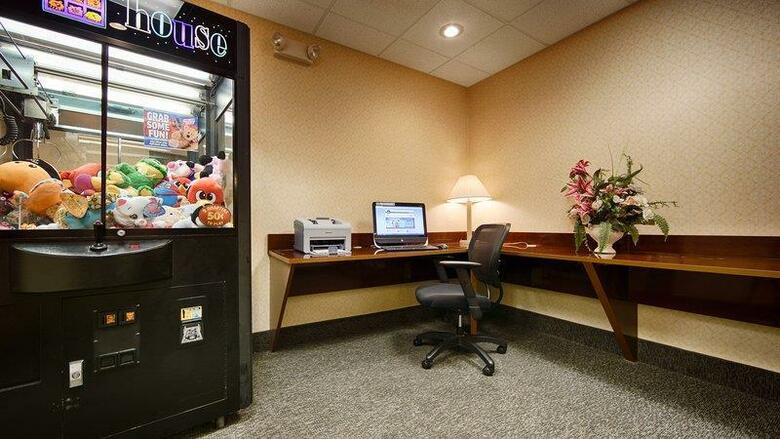 Posada Best Western Plus Napoleon Inn & Suites