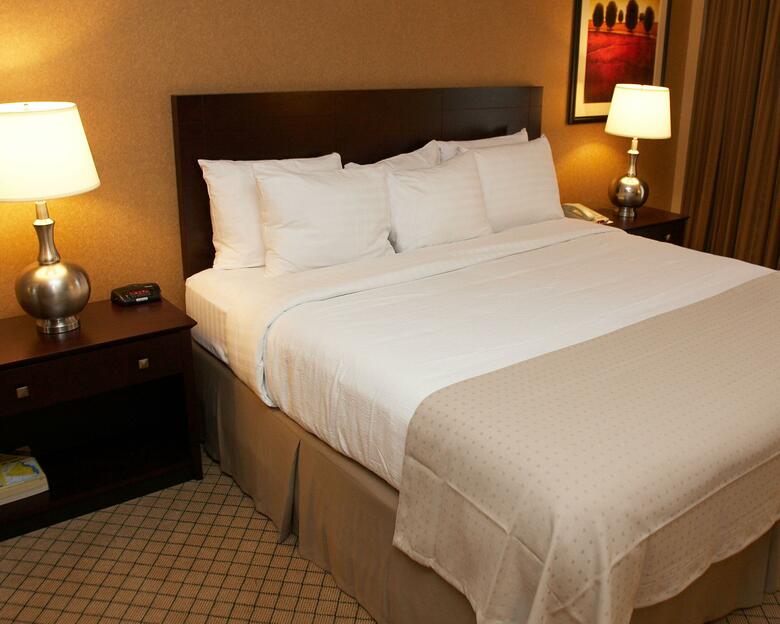 Hotel Armoni Inn & Suites