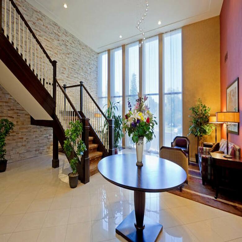 Hotel Armoni Inn & Suites