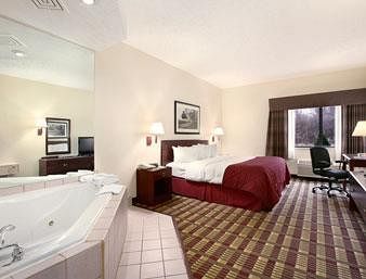 Hotel Baymont Inn & Suites- Boston Heights/hudson