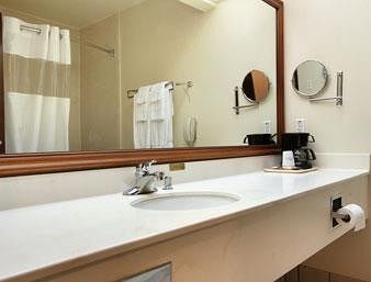 Hotel Baymont Inn & Suites- Boston Heights/hudson