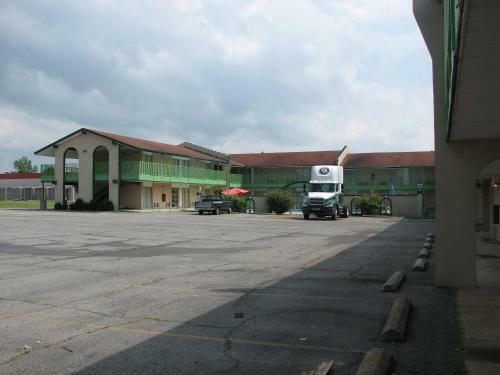 Motel Canterbury Inn & Suites