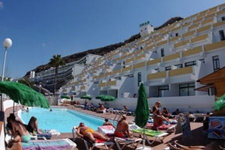 Apartamentos Omar (.)
