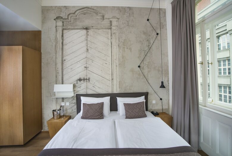 Hotel Golden Crown