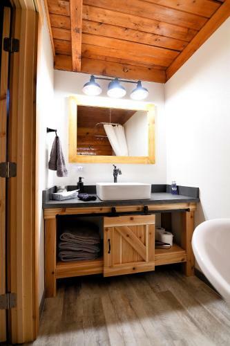 Alyeska Hideaway