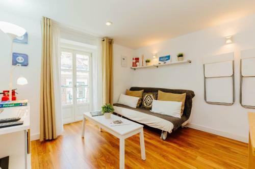 Rent4rest Bairro Alto Charming 1bd Apartment