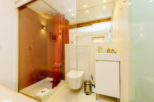 Rent4rest Bairro Alto Charming 1bd Apartment