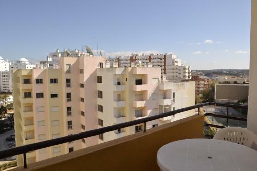Apartamentos Tur�sticos Coral Da Rocha 3