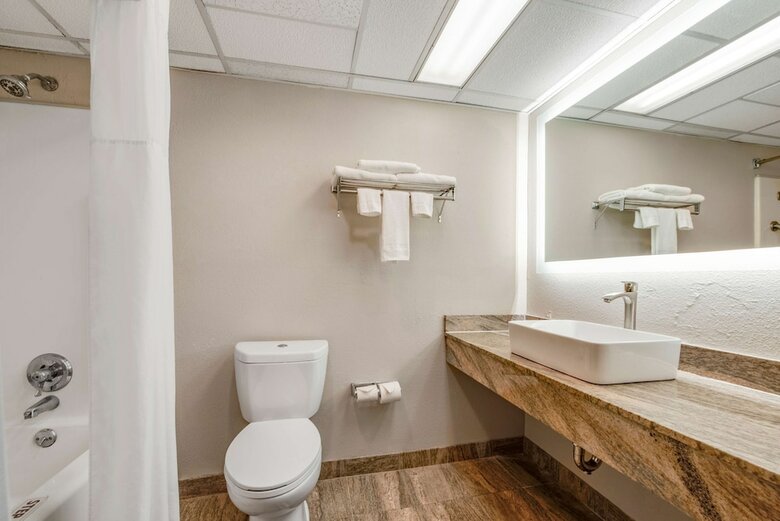 Hotel Quality Inn Mcguire Afb