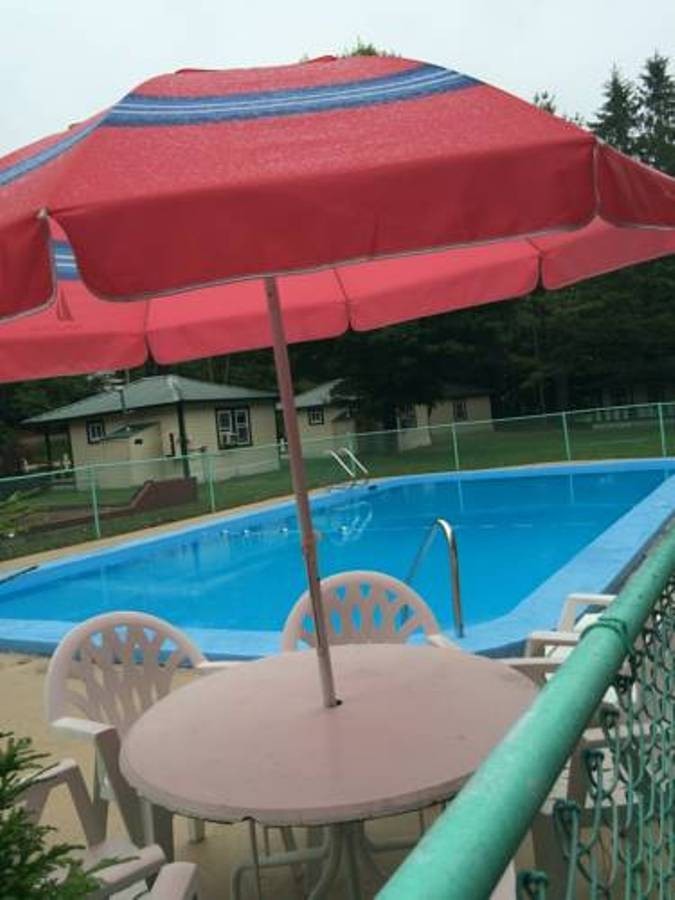 Perry�s Motel And Cottages