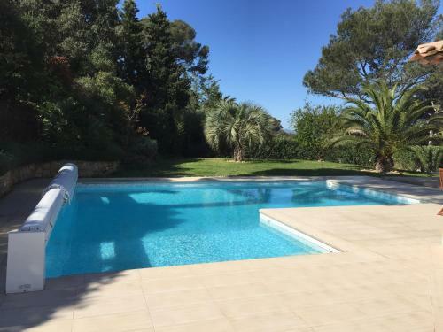 Belle Villa � Saint Rapha�l Dans Clos Priv�