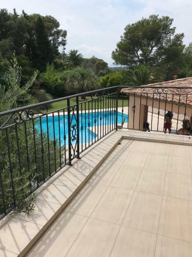 Belle Villa � Saint Rapha�l Dans Clos Priv�