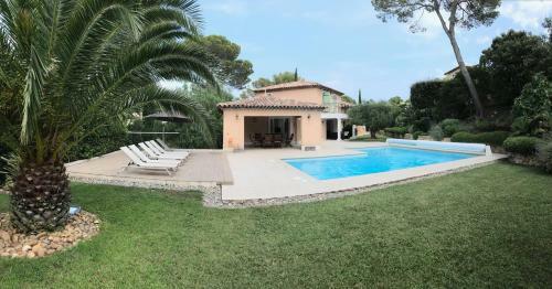 Belle Villa � Saint Rapha�l Dans Clos Priv�