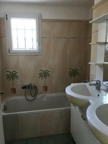 Belle Villa � Saint Rapha�l Dans Clos Priv�