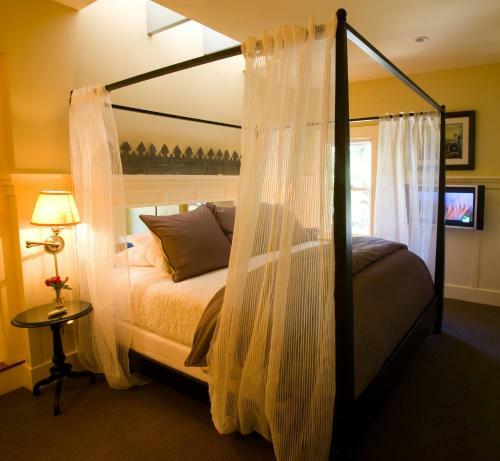 Posada Farmhouse Inn