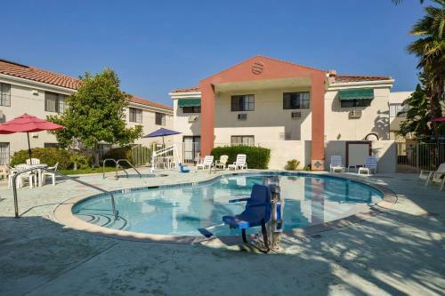 Hotel Quality Inn & Suites Walnut